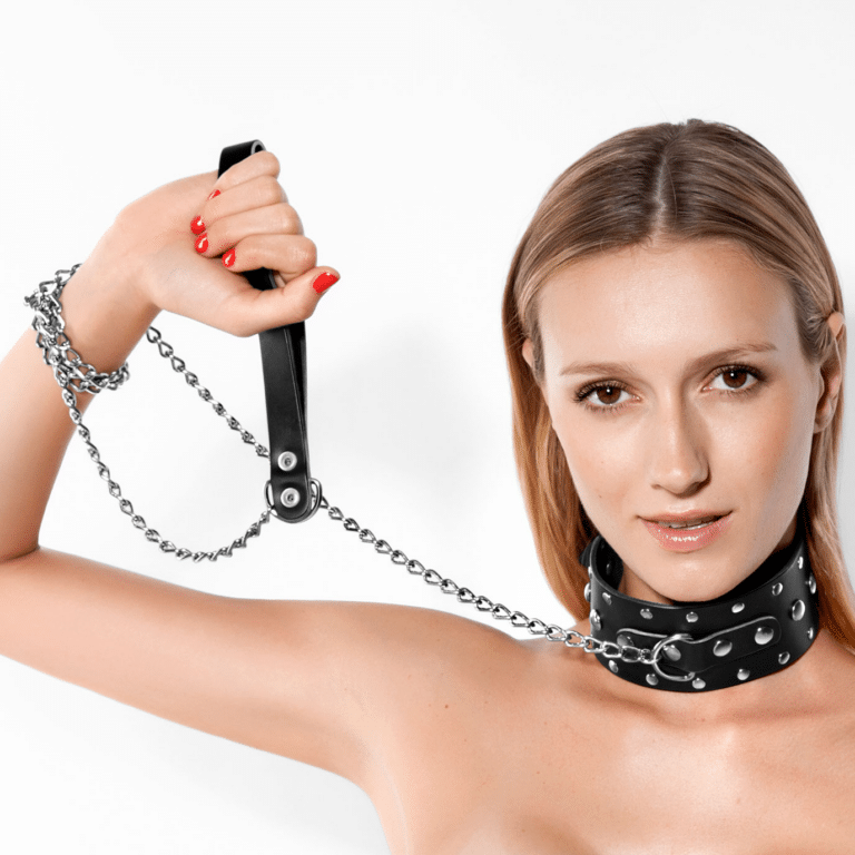 BDSM Halsband mit Nieten und Leine Review