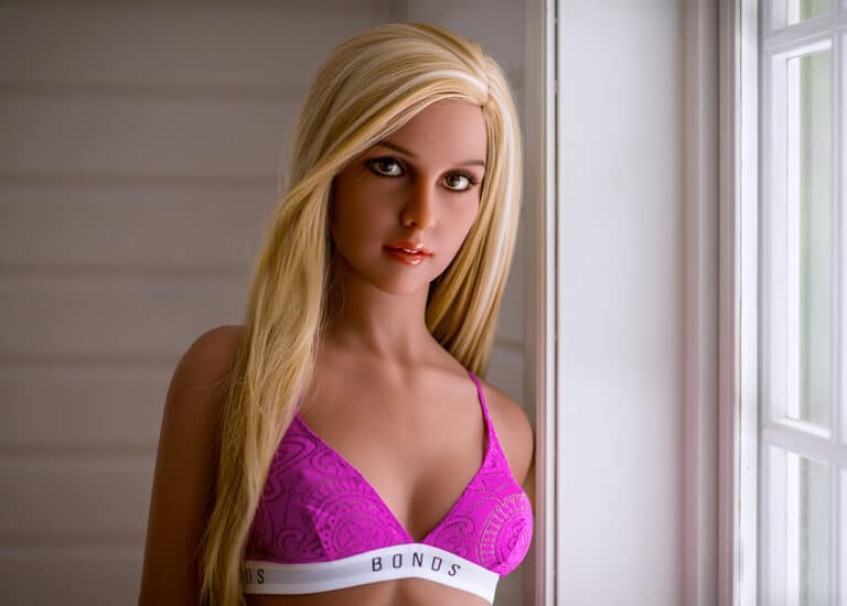 Real Doll Emilia - Entdecke die besten Toys für Männer für realistisches Vergnügen